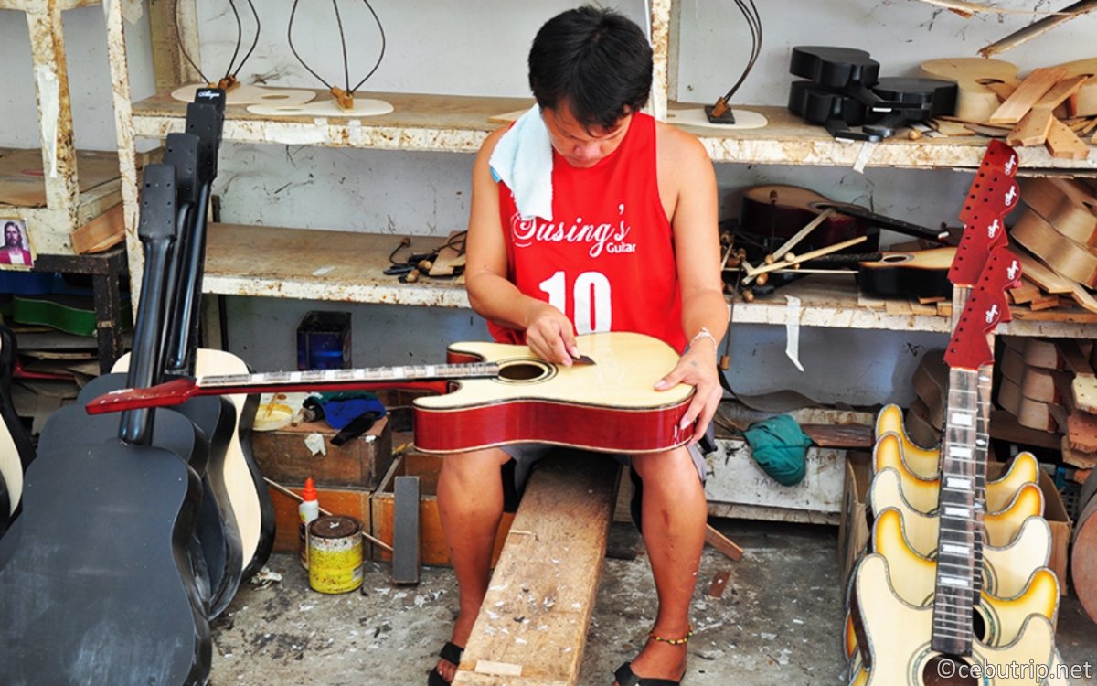 【セブ島のお土産】高品質なウクレレ・ギターが低価格で買える理由と人気ブランド・購入ガイド