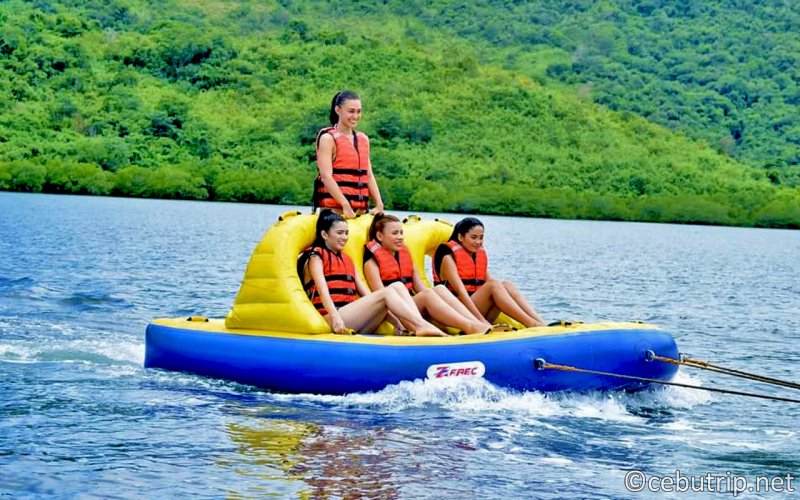 Tick off and fulfill your water adventure bucket list with various water sports activities!