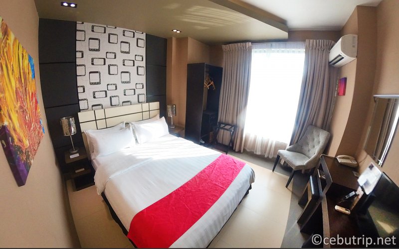 Eloisa Royal Suites｜マクタン島のシティーホテル「エロイーザ・ロイヤル・スイーツ」空港送迎無料