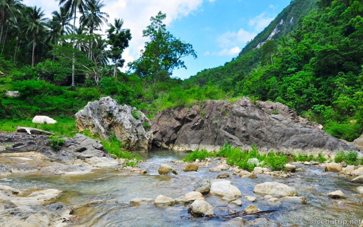 セブ島のパワースポットアルガオ屈指の秘境「Agta Cave」と「Bugasok Falls」